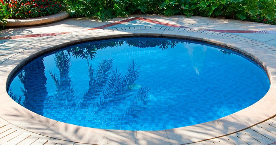 Poolside - Small pools for confined spaces